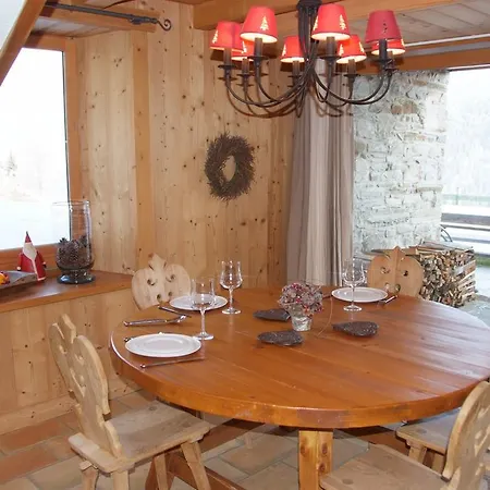 Le Roy Des Montagnes A La Ferme Des Ramus *