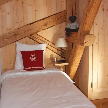 Le Roy Des Montagnes A La Ferme Des Ramus