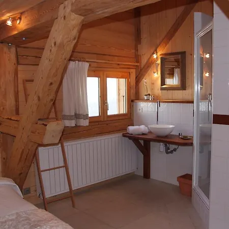 Le Roy Des Montagnes A La Ferme Des Ramus