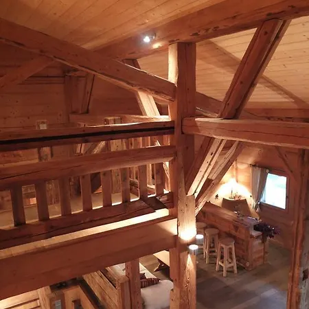Le Roy Des Montagnes A La Ferme Des Ramus *