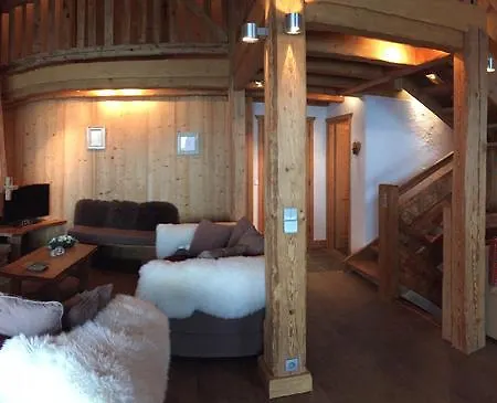 Le Roy Des Montagnes A La Ferme Des Ramus 샬레 레게츠